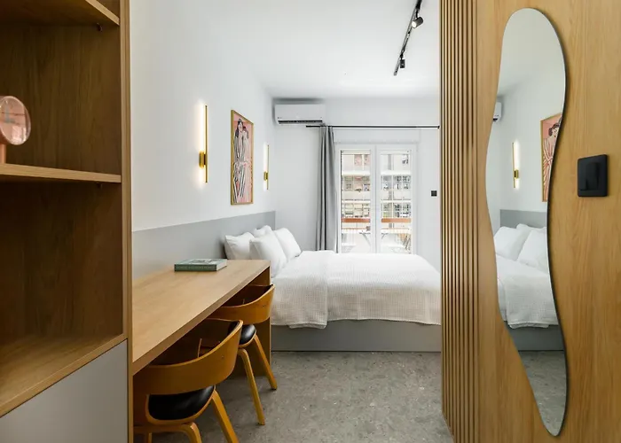 Lyon Suite By Alchemia Parking