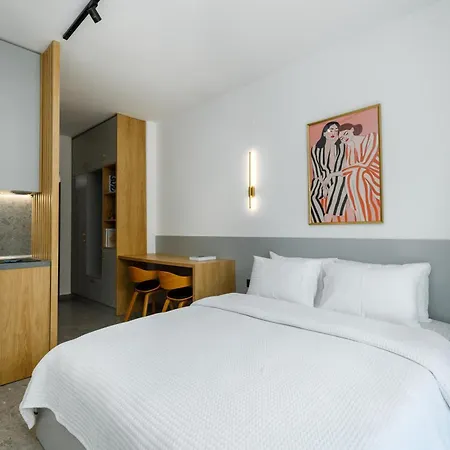 Lyon Suite By Alchemia Parking Thessaloniki Exterior photo
