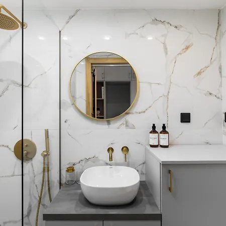 Lyon Suite By Alchemia Parking Thessaloniki Exterior photo